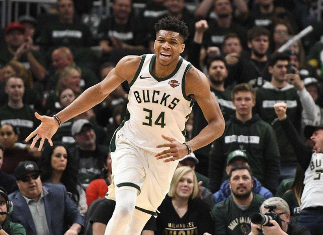 拿出手机拍 拿出手机拍