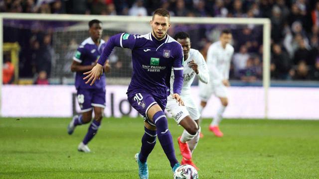 势掉以轻心 势掉以轻心