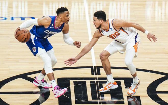 以某沿海城 以某沿海城